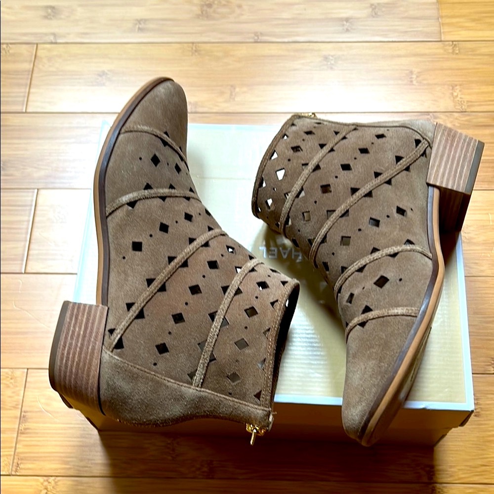 Michael Kors suede booties - Picture 5 of 8